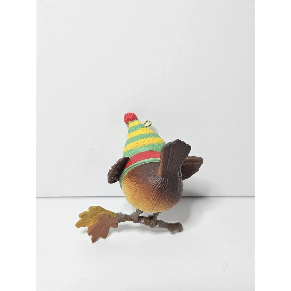 2021 Hallmark Keepsake Ornament Cozy Critters 5th In Series Bird Winter Hat Leaf